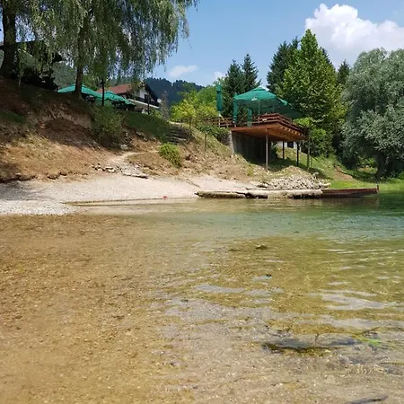 Apartment Apartman Stari Grad - Na Uni
